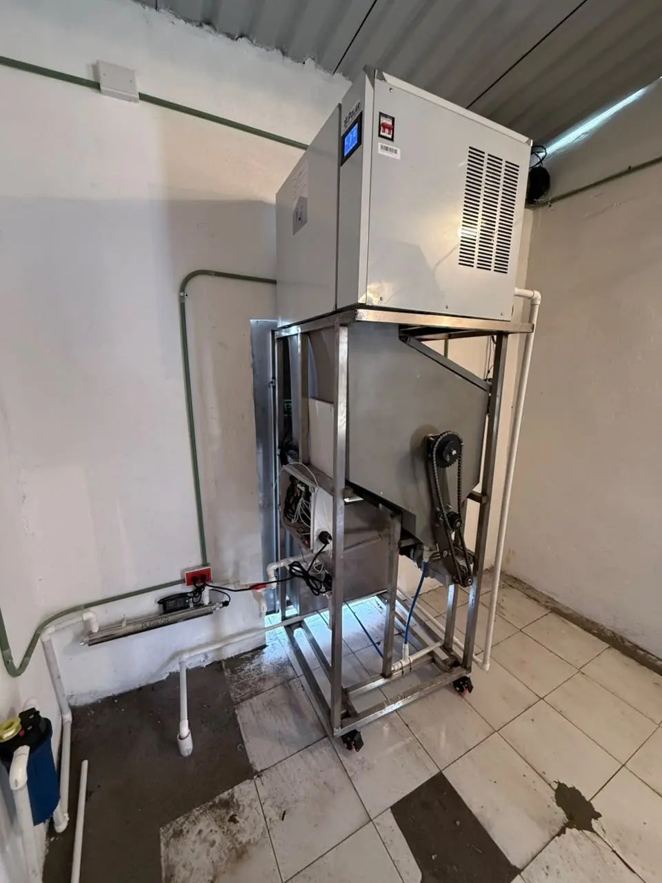 Fábrica, tolva y sistema de despacho de hielo Hydro Tech
